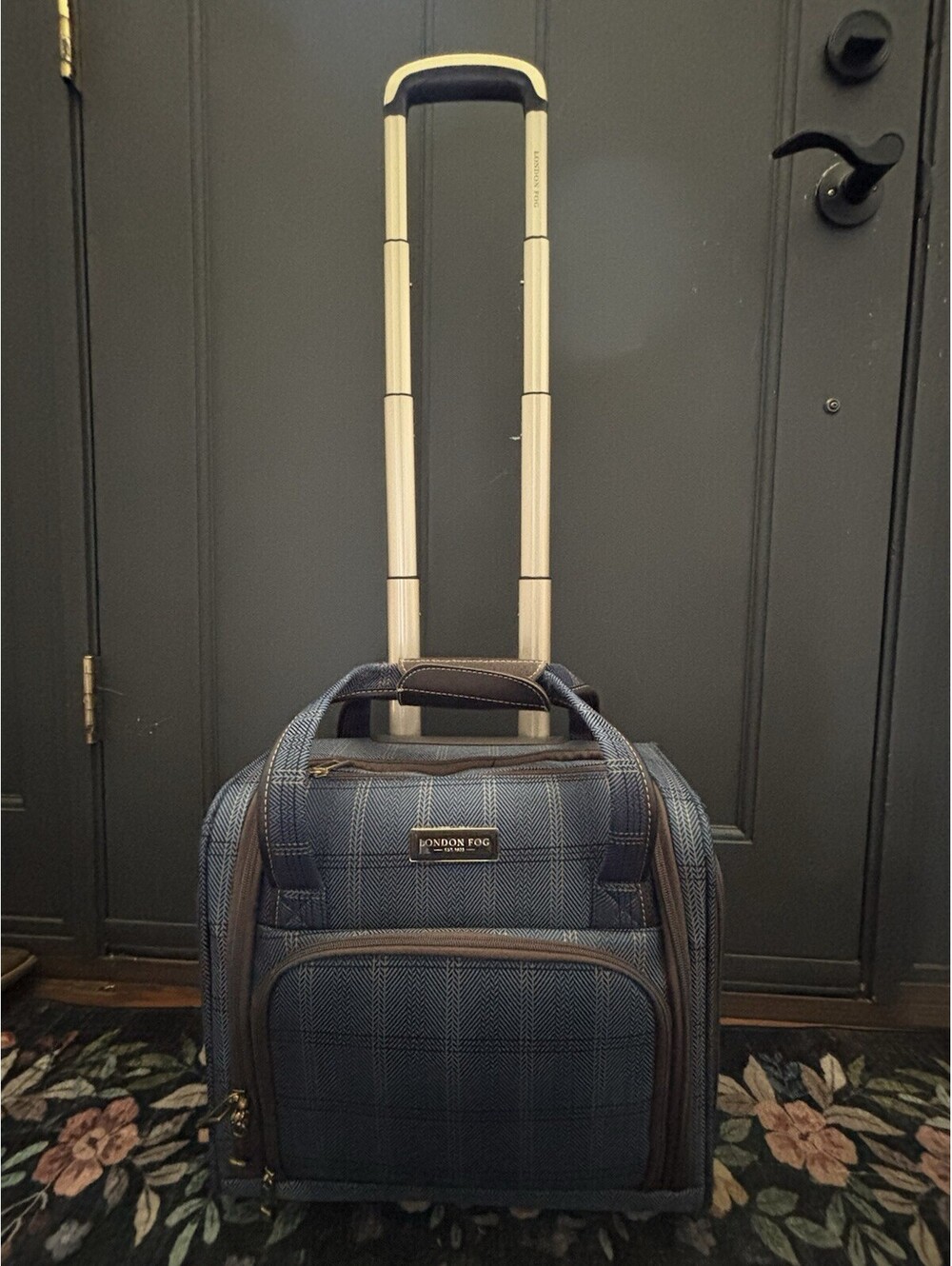 London Fog Under Seat Carry On Rolling Bag/Style #9100-5S Brentwood II [COPY]